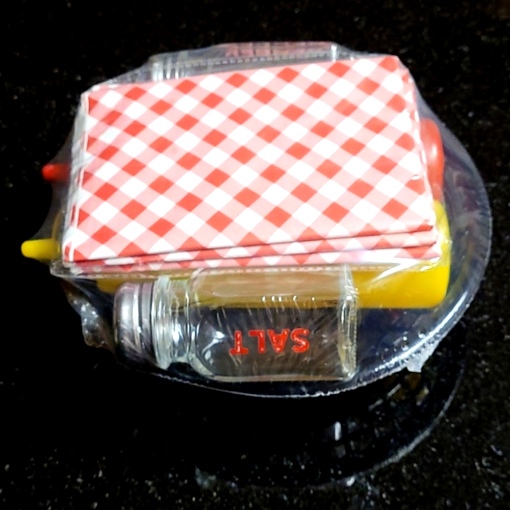 Fry Basket w/Condiment Containers - Picture 3 of 7
